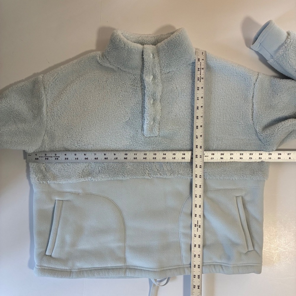 All In Motion Bundle Blue Sherpa Fleece Pullover L and Black Biker Shorts XL - Picture 5 of 9
